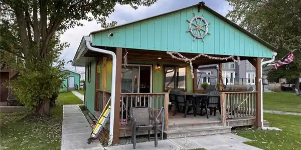 2326 W Lake Road