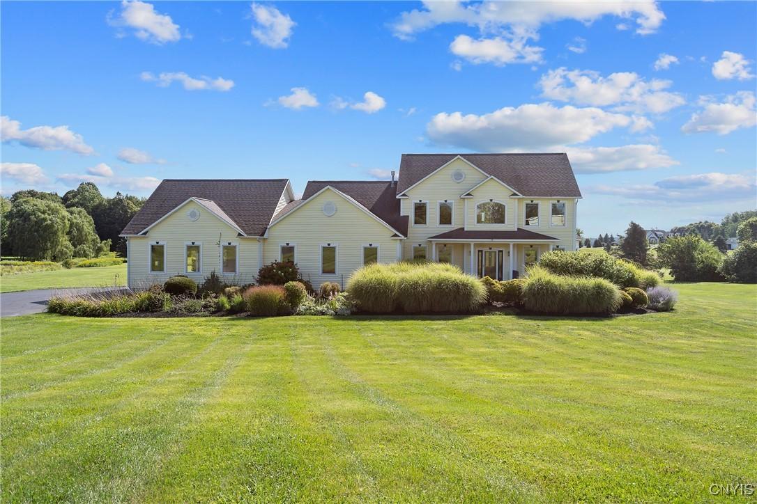 Image 1: Breathtaking Colonial Home.