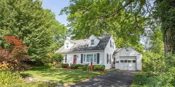 16 Highland Street