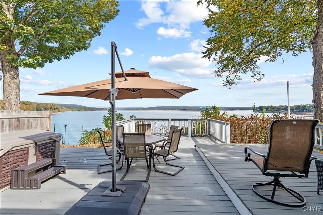 Image 3: Deeded water rights with 50' of shoreline.