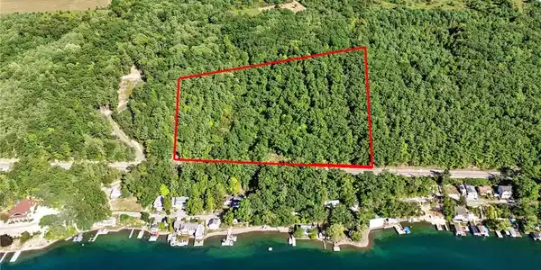 Image 4: Approximate Lot lines