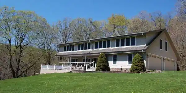 4420 Lakeside Drive