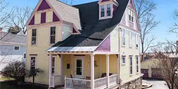 10 Academy Street