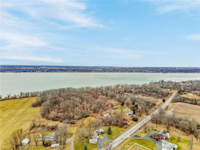5923 Davis Point Road