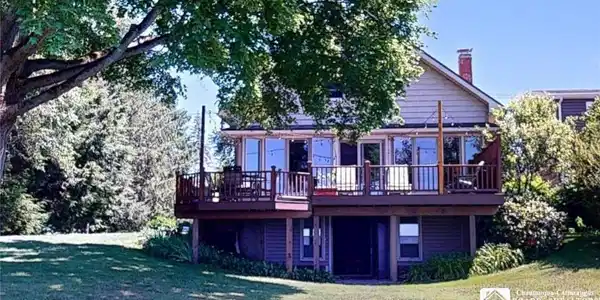104 W Summit Street