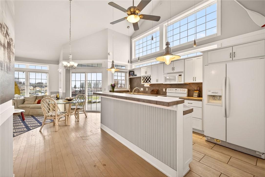 Image 3: Top floor 2 BD unit