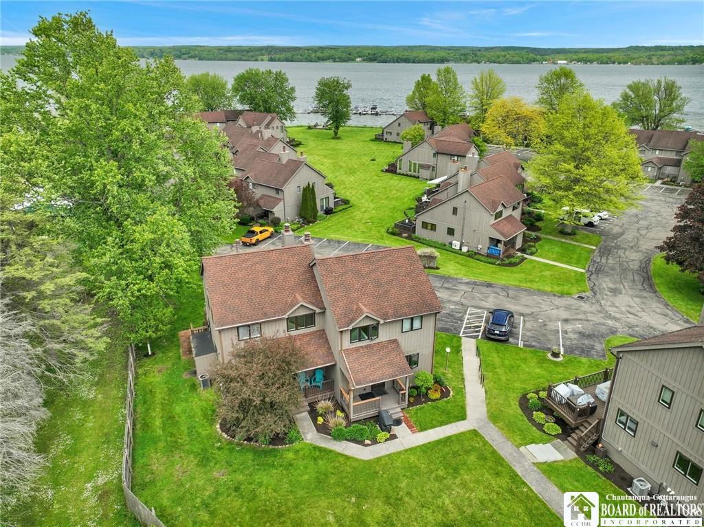 Image 3: Short walk to your private boat slip and community
