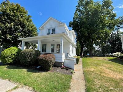1571 Clinton