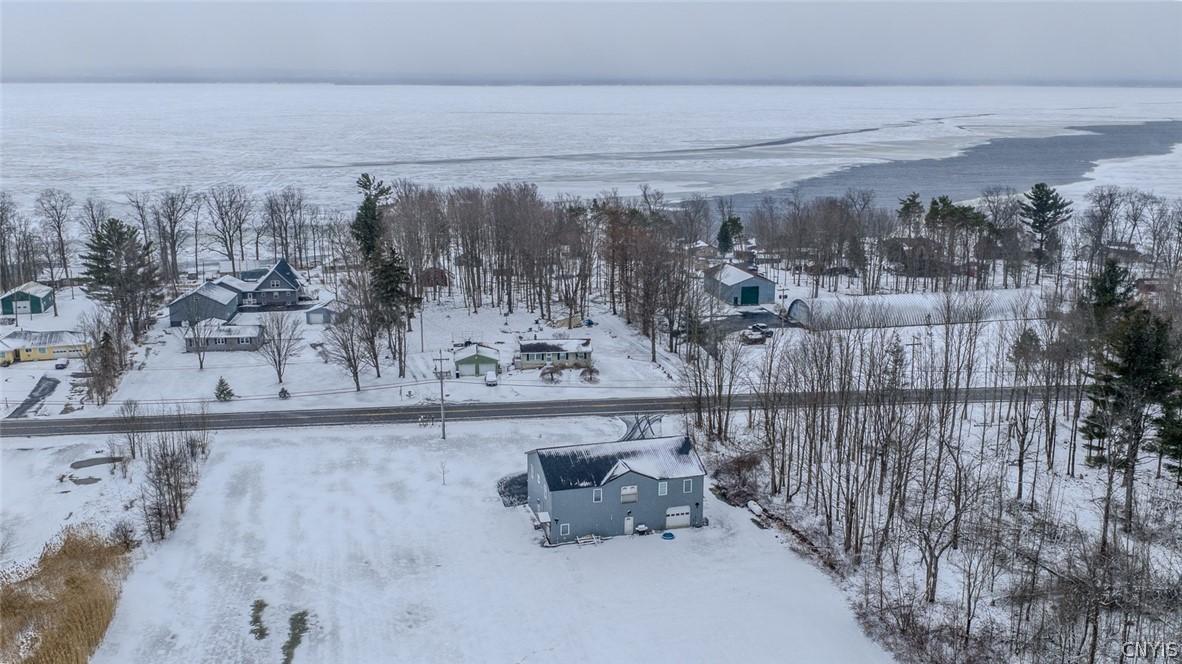 Image 3: Oneida Lake across the street