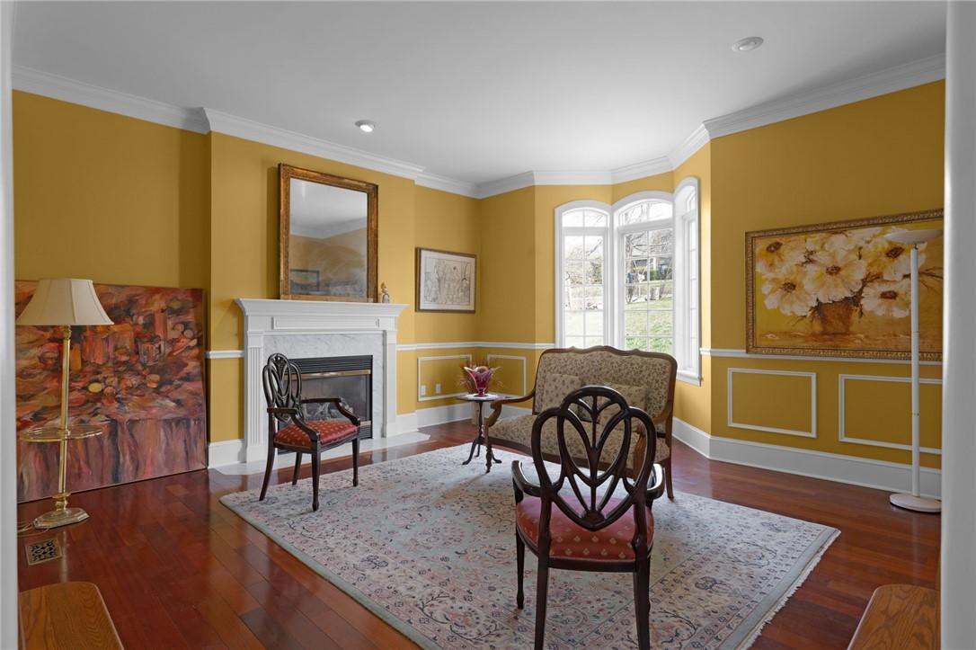 Image 4: formal living