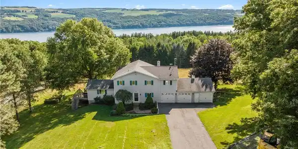 1277 Richard Road