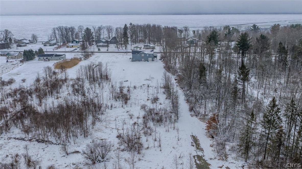 Image 4: Acreage behind the house
