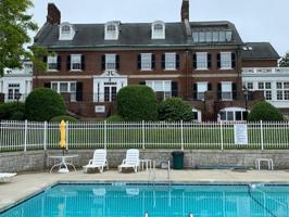 12 W Terrace Avenue