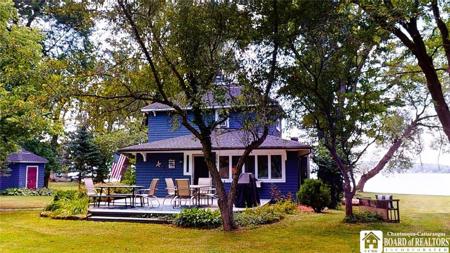3981 Griffiths Bay Road