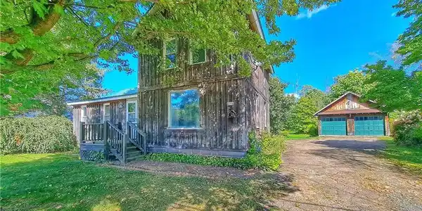 4258 W Lake Road