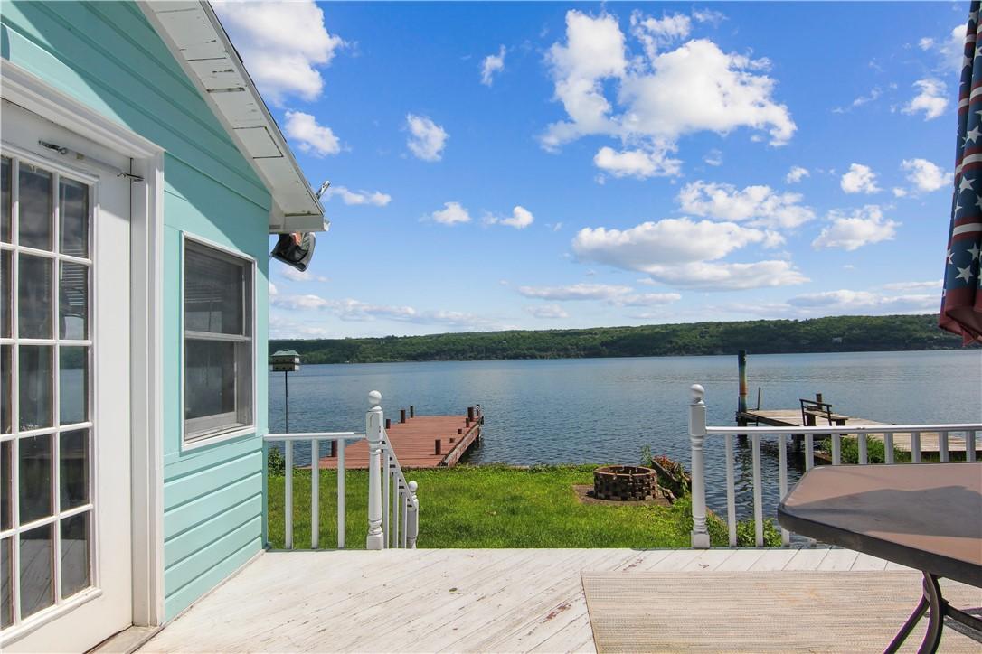 Image 2: Lets have breakfast on the deck!