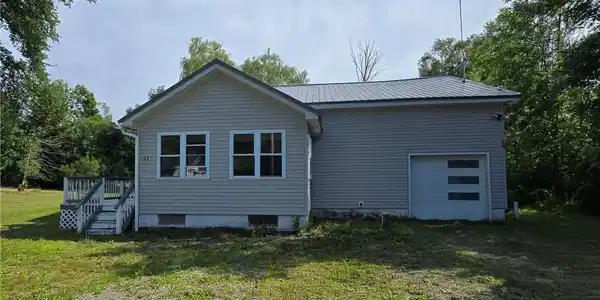 23 Leslie Street