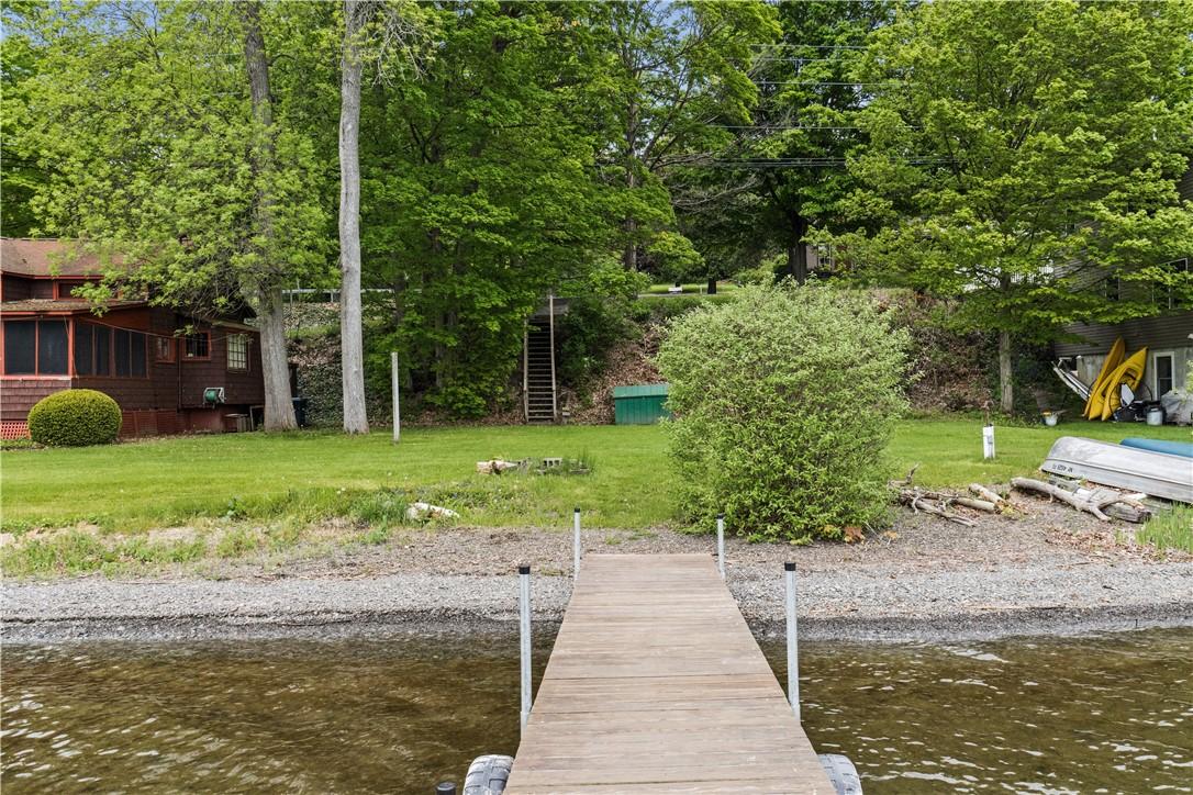 Image 4: 61 feet of Keuka Lake perfection