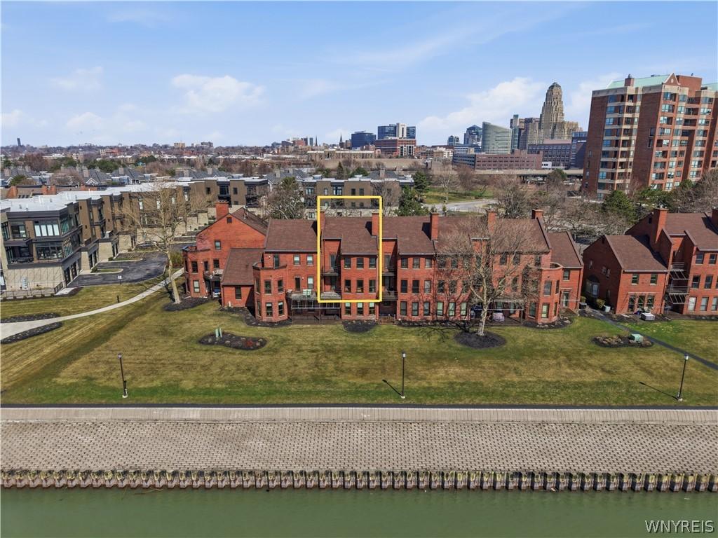 Image 3: Condo location