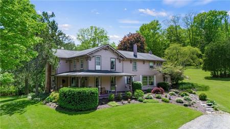 1096 W Lake Road