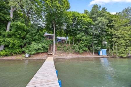 12099 E Bluff Drive