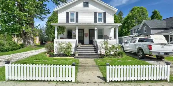 10 E Evans Street