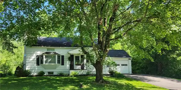 70 W Elizabeth Street