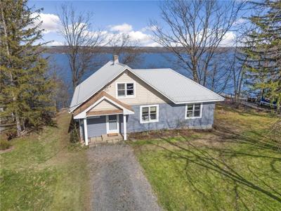 8099 Bainbridge Beach Road