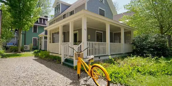 47 Peck Avenue