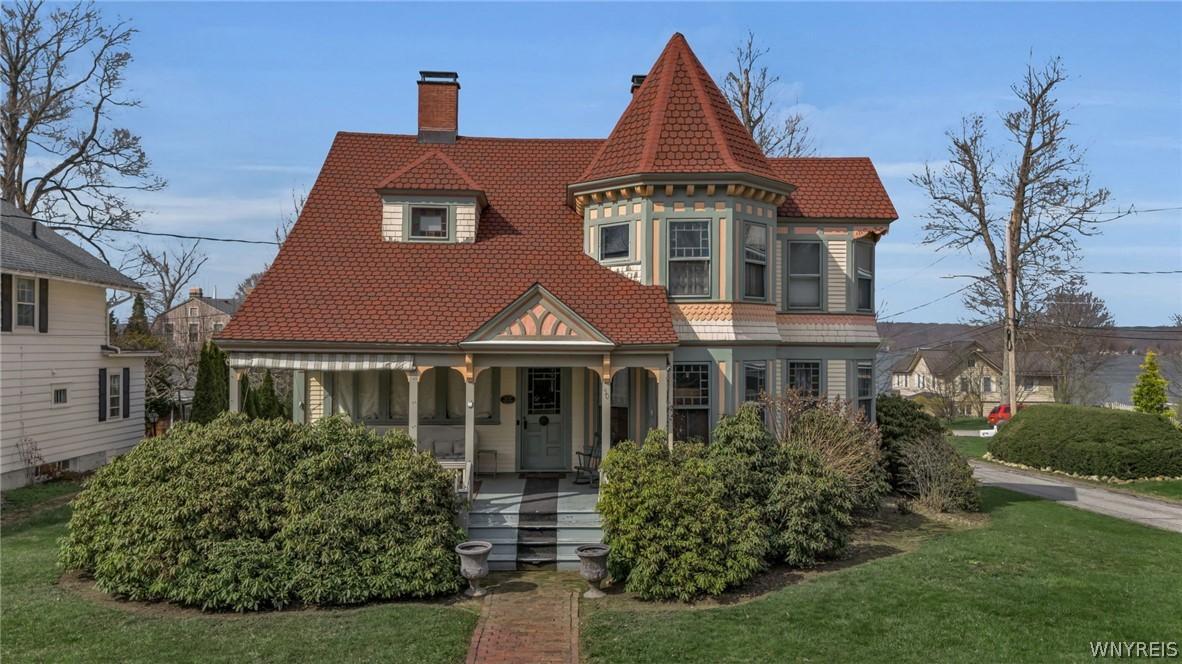 Image 1: Front of Home