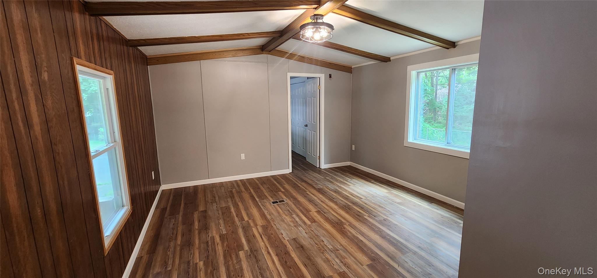 Image 4: Living Room Image 4: Living Room