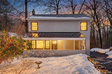 16 Cold Spring Road
