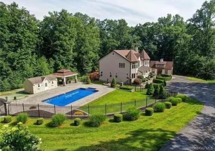 12 Hawk Mountain Drive