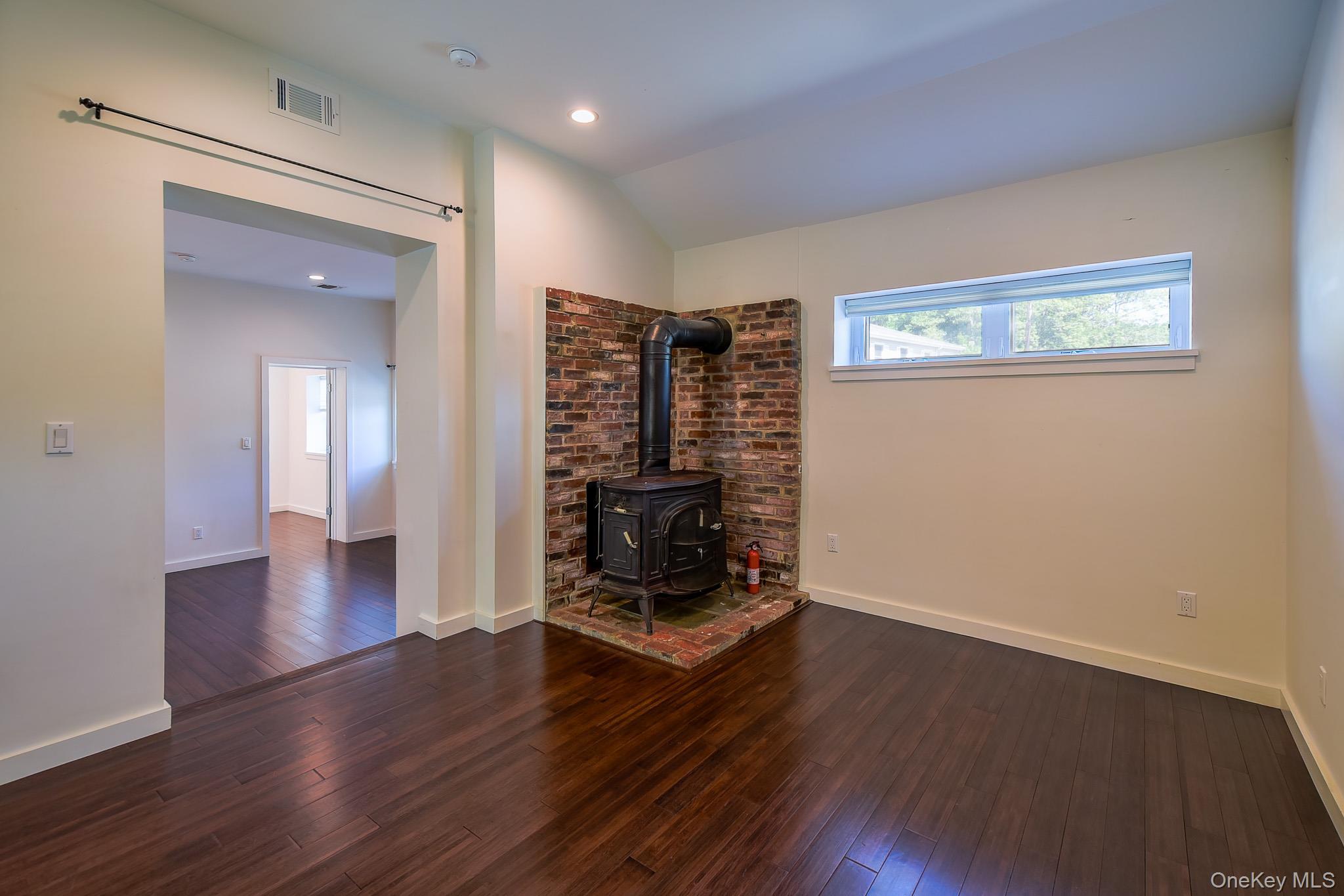 Image 2: Sitting Room Image 2: Sitting Room