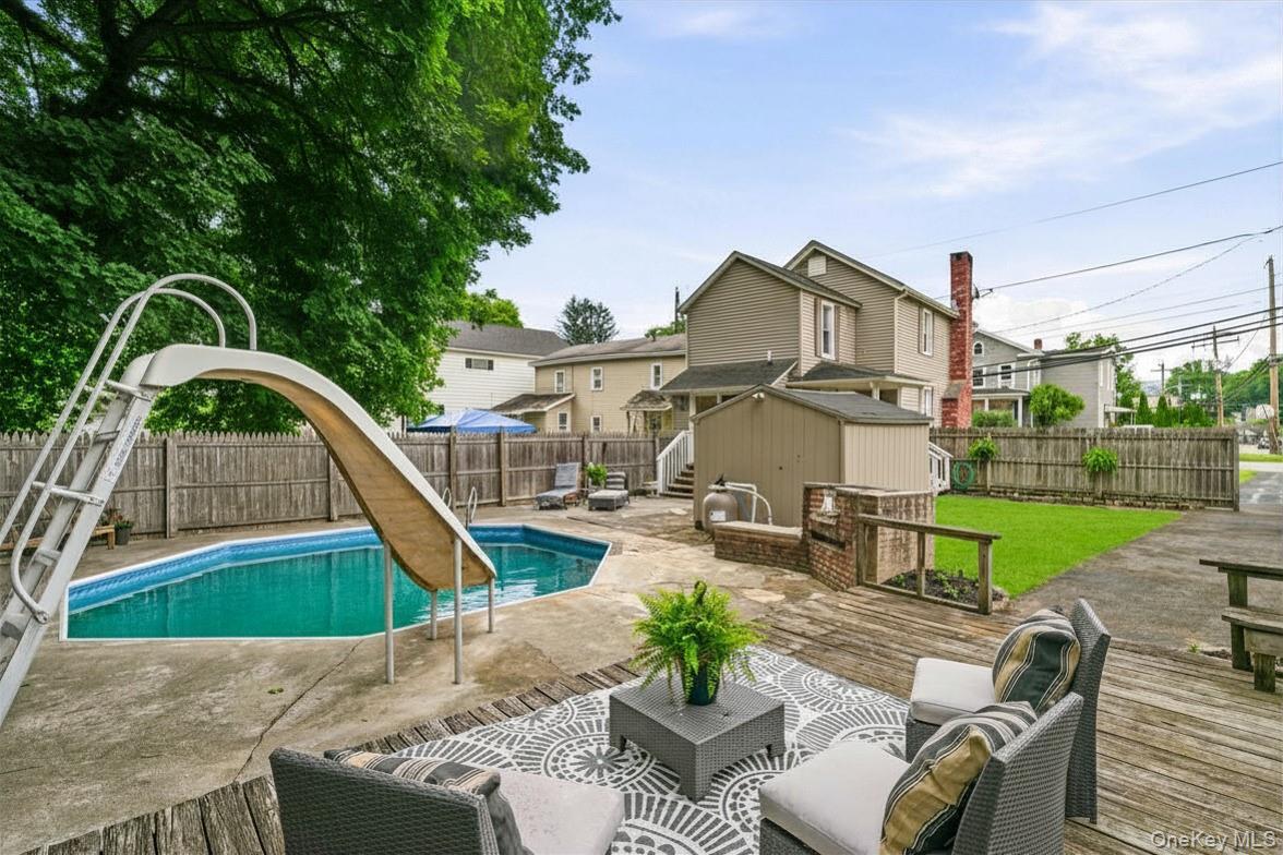 Image 3: Pool Image 3: Pool