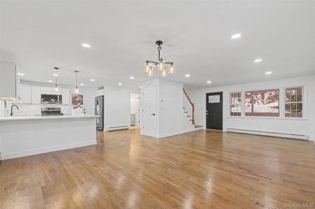 16 Cold Spring Road