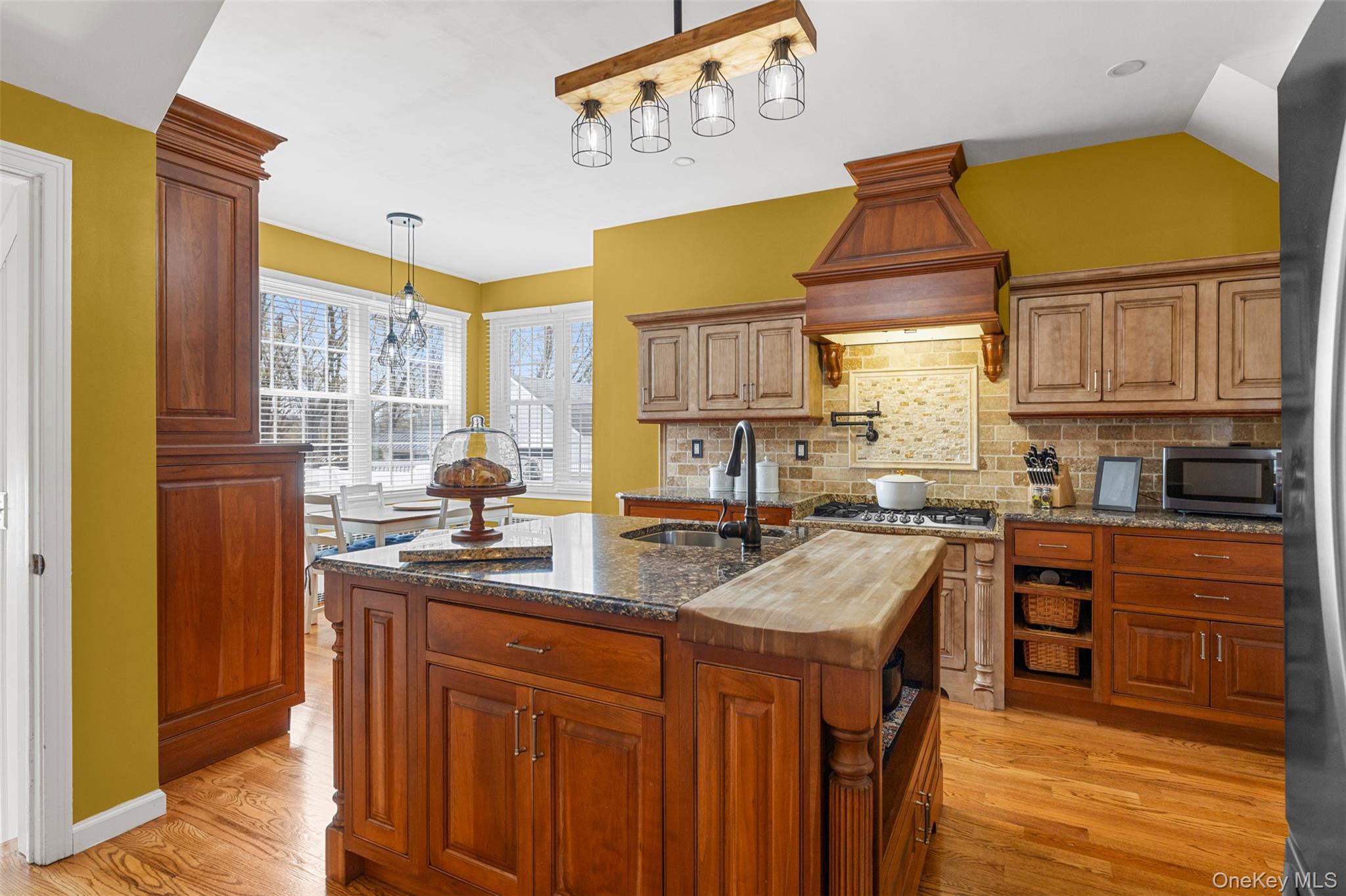 Image 3: Kitchen Image 3: Kitchen
