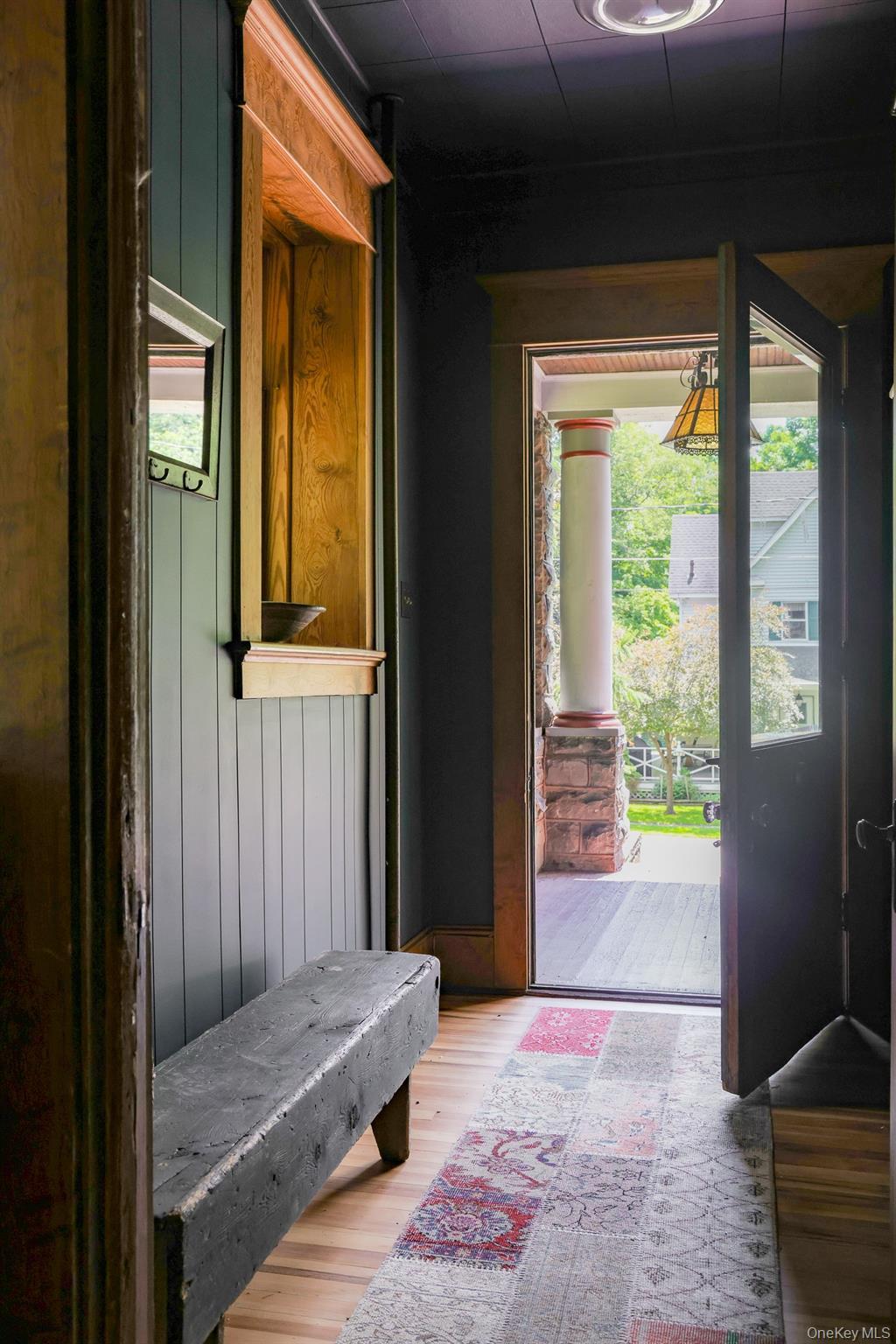 Image 3: Entry
