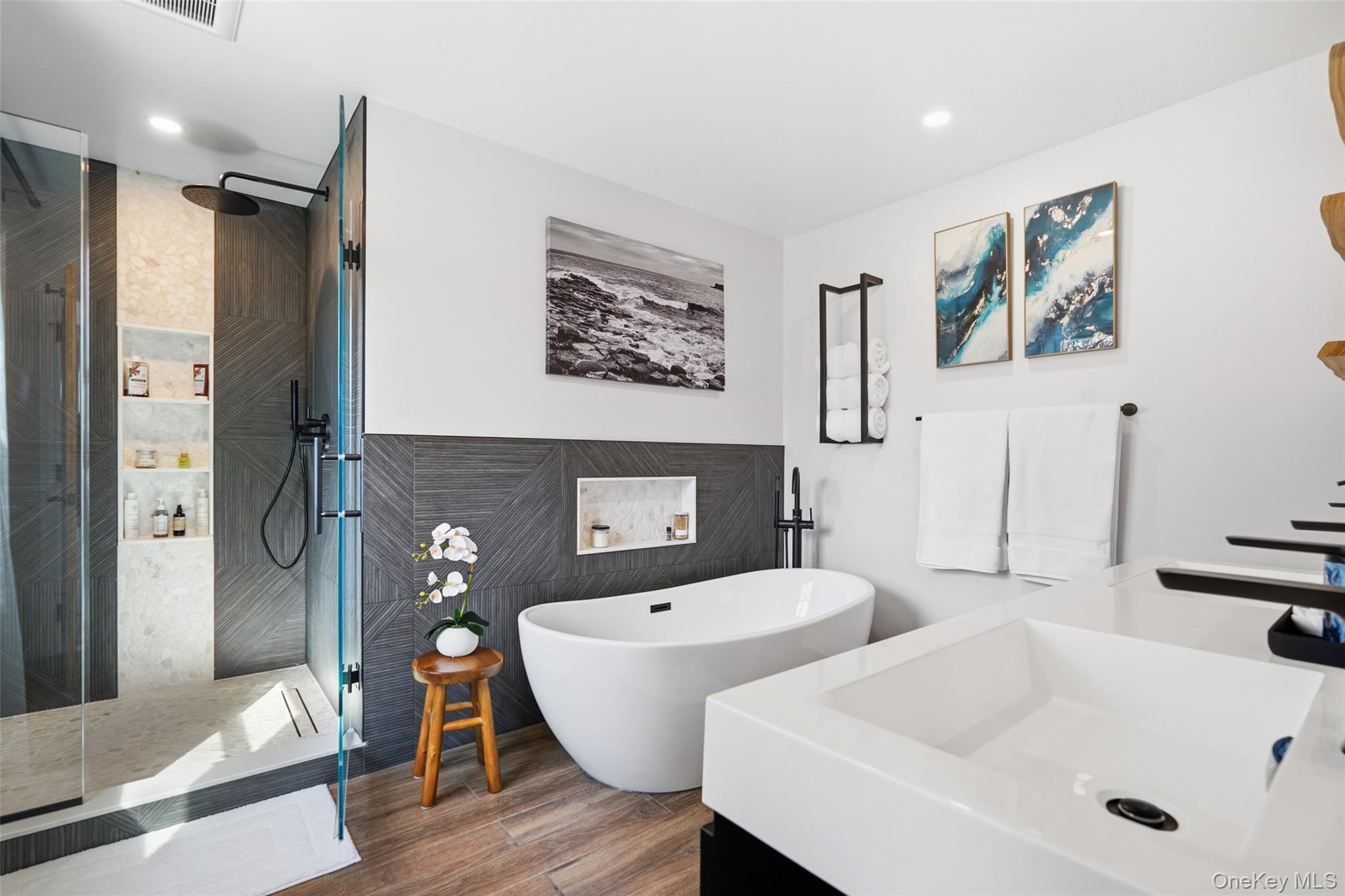 Image 3: Primary Bathroom Image 3: Primary Bathroom