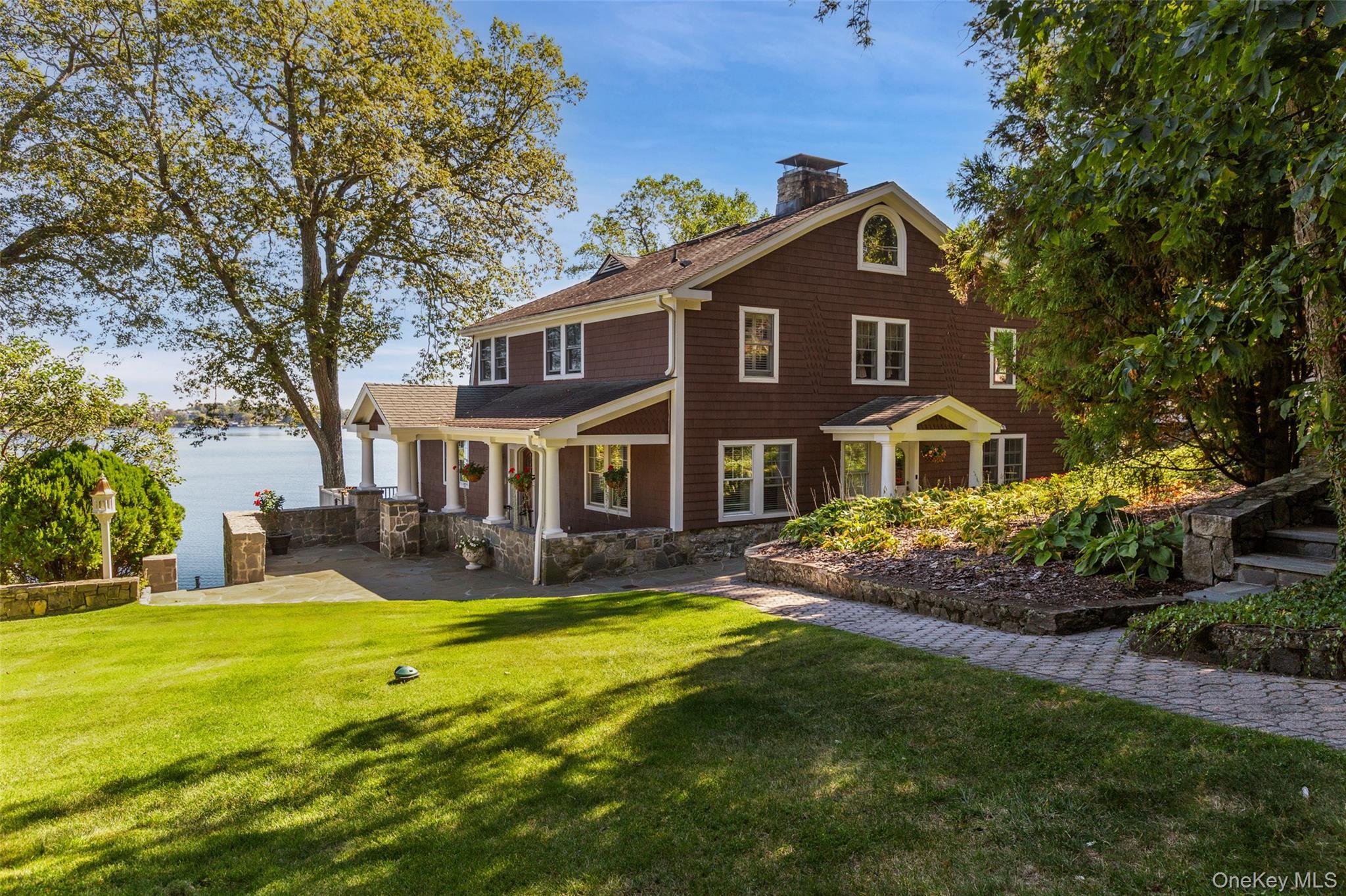 Image 2: Front of Structure