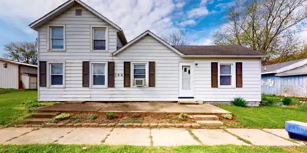 106 W ILLINOIS