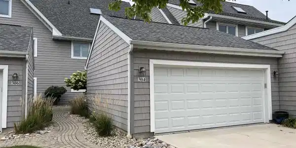 304 HARBOR POINTE Drive