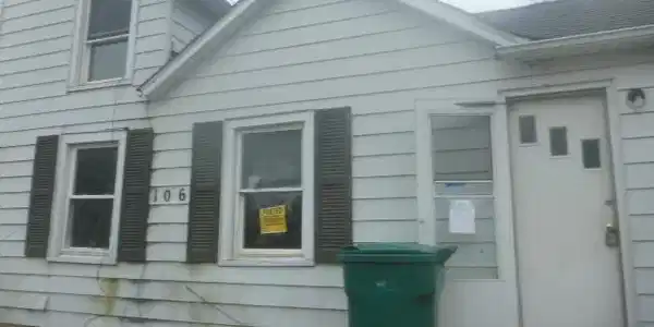 106 W ILLINOIS Street