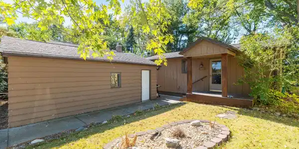 1141 SUNSET Drive