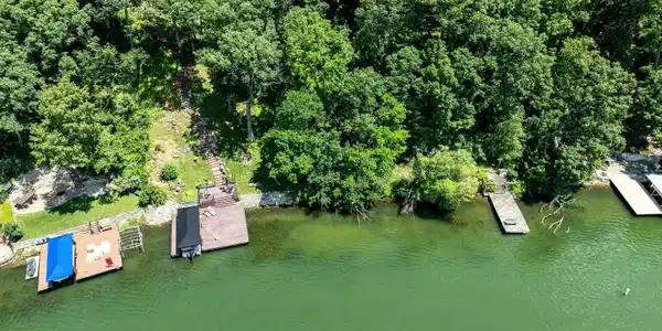 293 RED OAK Court