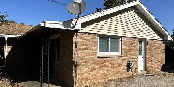 1130 SUNSET Drive