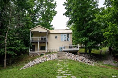 1415 S LAKESHORE Drive