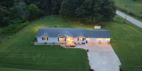 221 RIDGEWOOD Court