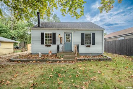 1606 E HENDRYX Place