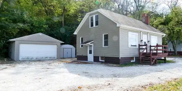 700 N MAIN Street